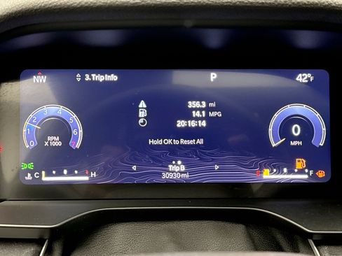 Used 2023 Jeep Grand Cherokee Laredo w/ Luxury Tech Group I image 13