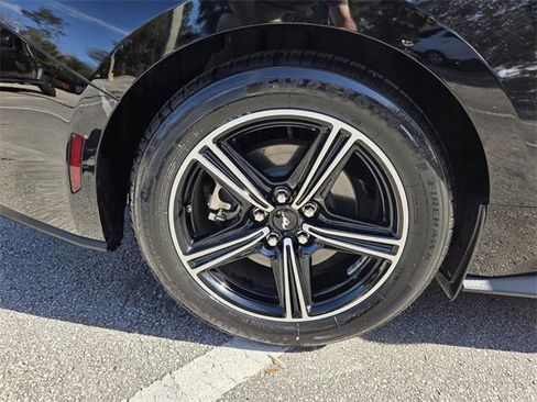 Used 2025 Ford Mustang Premium image 21