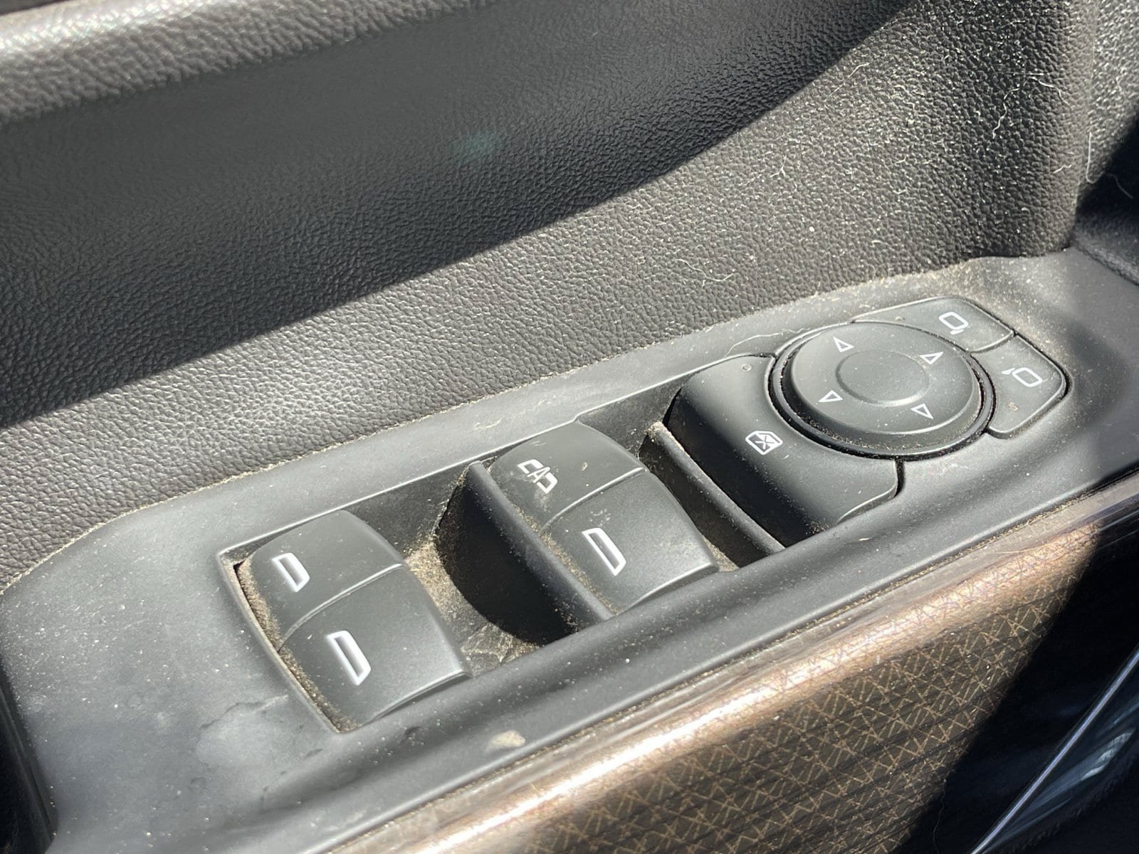 Used 2022 Chevrolet Silverado 1500 LT AWD/4WD image 13