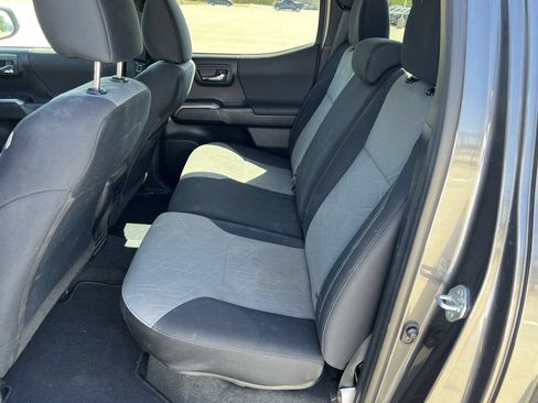 Used 2021 Toyota Tacoma TRD Sport w/ Technology Package RWD image 11