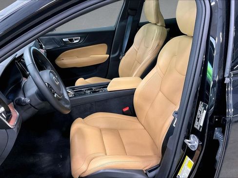 Certified 2025 Volvo V60 B5 Cross Country Ultra AWD/4WD image 21