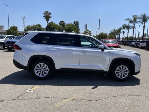 Certified 2024 Toyota Grand Highlander FWD image 44