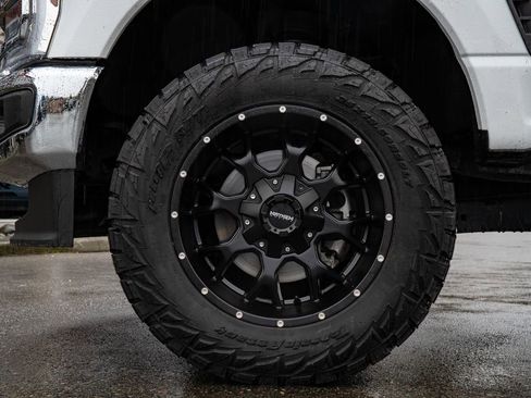 Used 2024 Ford F350 Lariat image 10