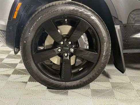 New 2026 Land Rover Defender 110 X-Dynamic SE AWD/4WD image 13