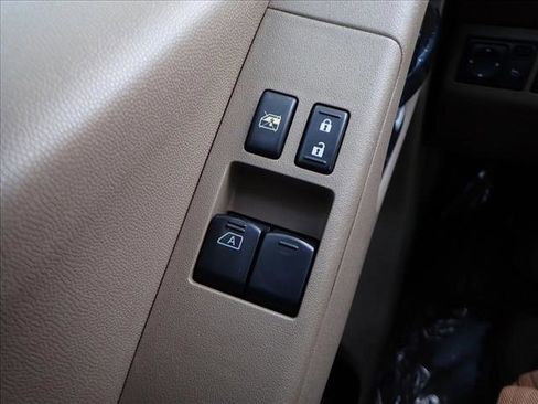 Used 2013 Nissan Frontier SV w/ SV Value Truck Pkg image 20