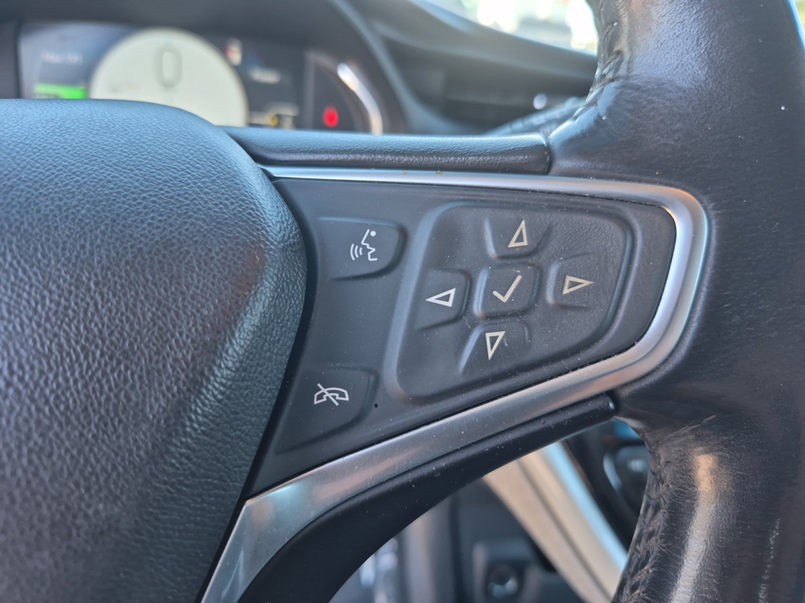 Used 2017 Chevrolet Bolt LT FWD image 16