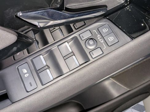 New 2026 Land Rover Range Rover Evoque S AWD/4WD image 12