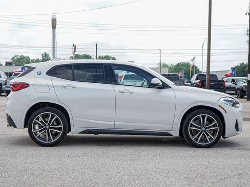 Used 2023 BMW X2 sDrive28i w/ M Sport Package FWD image 4
