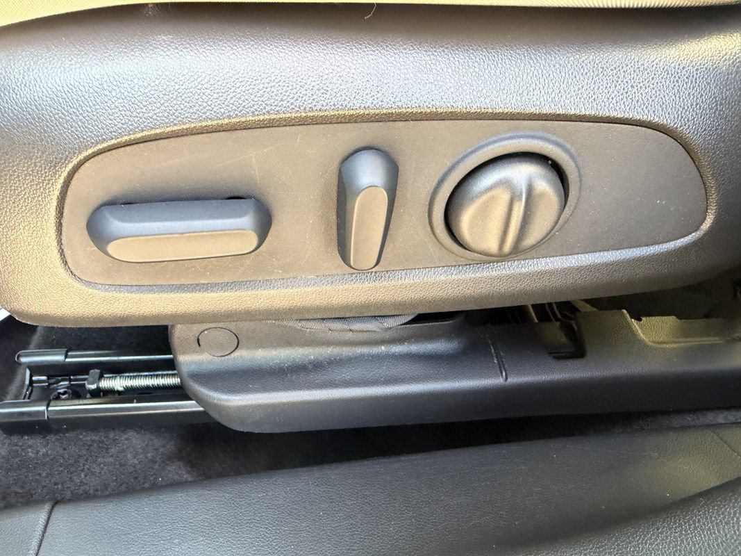 Used 2023 Buick Encore GX Essence w/ Experience Buick Package FWD image 13
