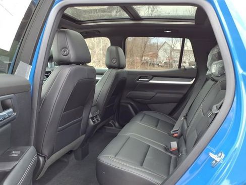 New 2026 GMC Terrain Elevation w/ Elevation Premium Package AWD/4WD image 11