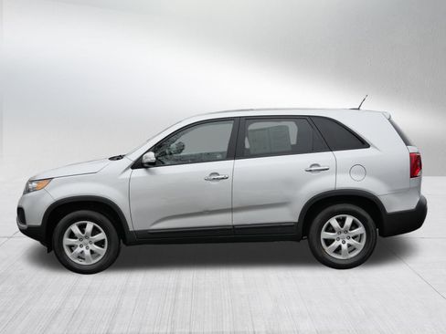 Used 2012 Kia Sorento LX image 4