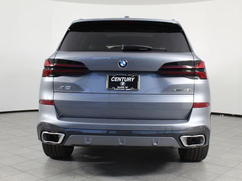 New 2026 BMW X5 xDrive40i w/ M Sport Package image 8