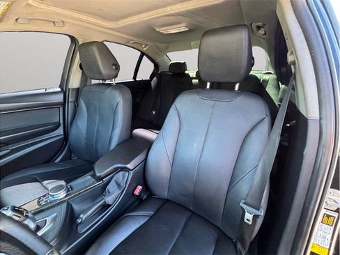 Used 2018 BMW 320i Sedan RWD image 13