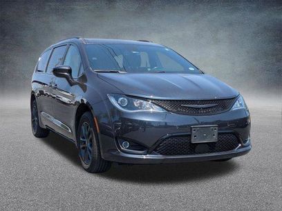 Certified 2020 Chrysler Pacifica Touring-L w/ Advanced Safetytec Group