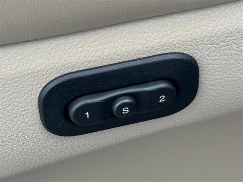 Used 2019 Jeep Grand Cherokee Limited image 22