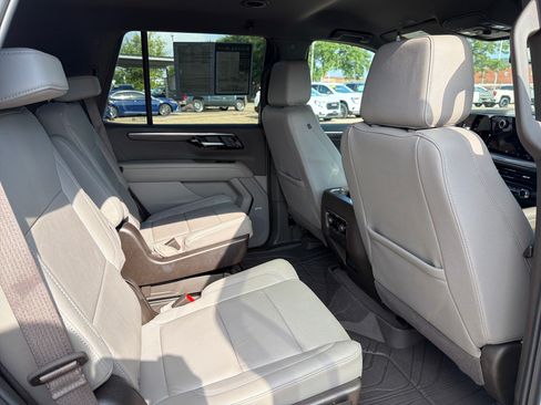 Used 2025 Chevrolet Tahoe LT w/ Comfort Package RWD image 12