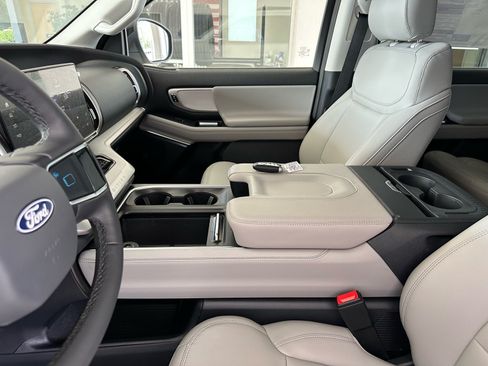 Used 2027 Ford Expedition Max Active AWD/4WD image 17