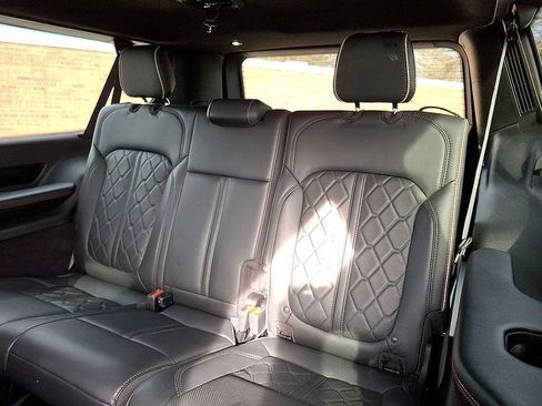Used 2024 Jeep Grand Wagoneer L Series III AWD/4WD image 9