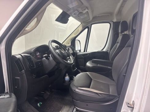 Used 2024 RAM ProMaster 2500 w/ Convenience Group FWD image 12