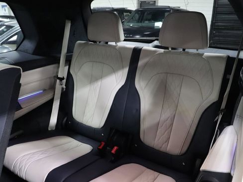 Used 2020 BMW X7 M50i w/ Dynamic Handling Package image 17
