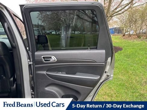 Used 2018 Jeep Grand Cherokee Altitude image 15