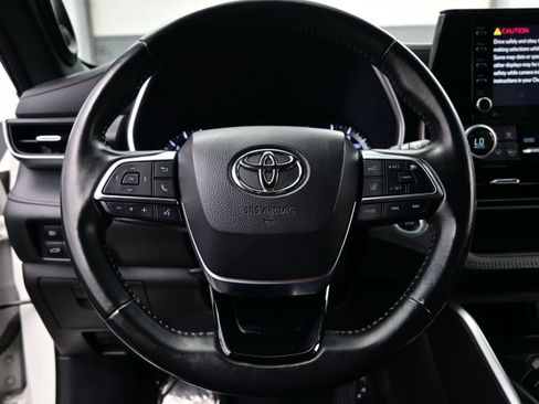 Used 2021 Toyota Highlander XSE AWD/4WD image 24
