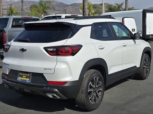 Used 2025 Chevrolet TrailBlazer ACTIV w/ Convenience Package FWD image 9