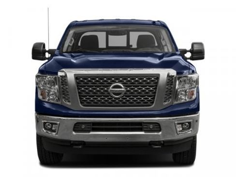 Used 2017 Nissan Titan SV image 7