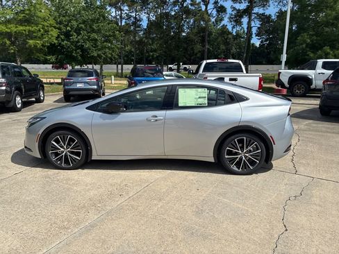 New 2026 Toyota Prius XLE FWD image 2
