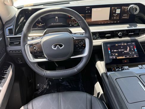 Used 2025 INFINITI QX80 Sensory AWD/4WD image 13