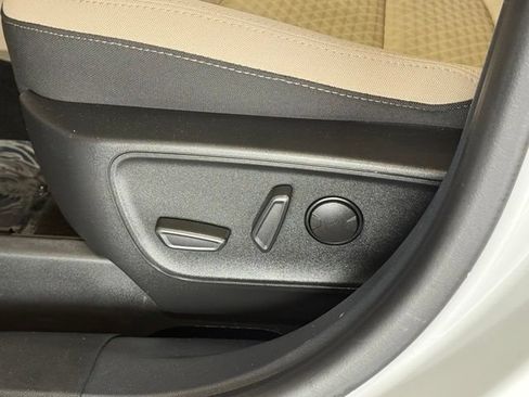 Used 2022 Ford Escape SE w/ Convenience Package FWD image 25