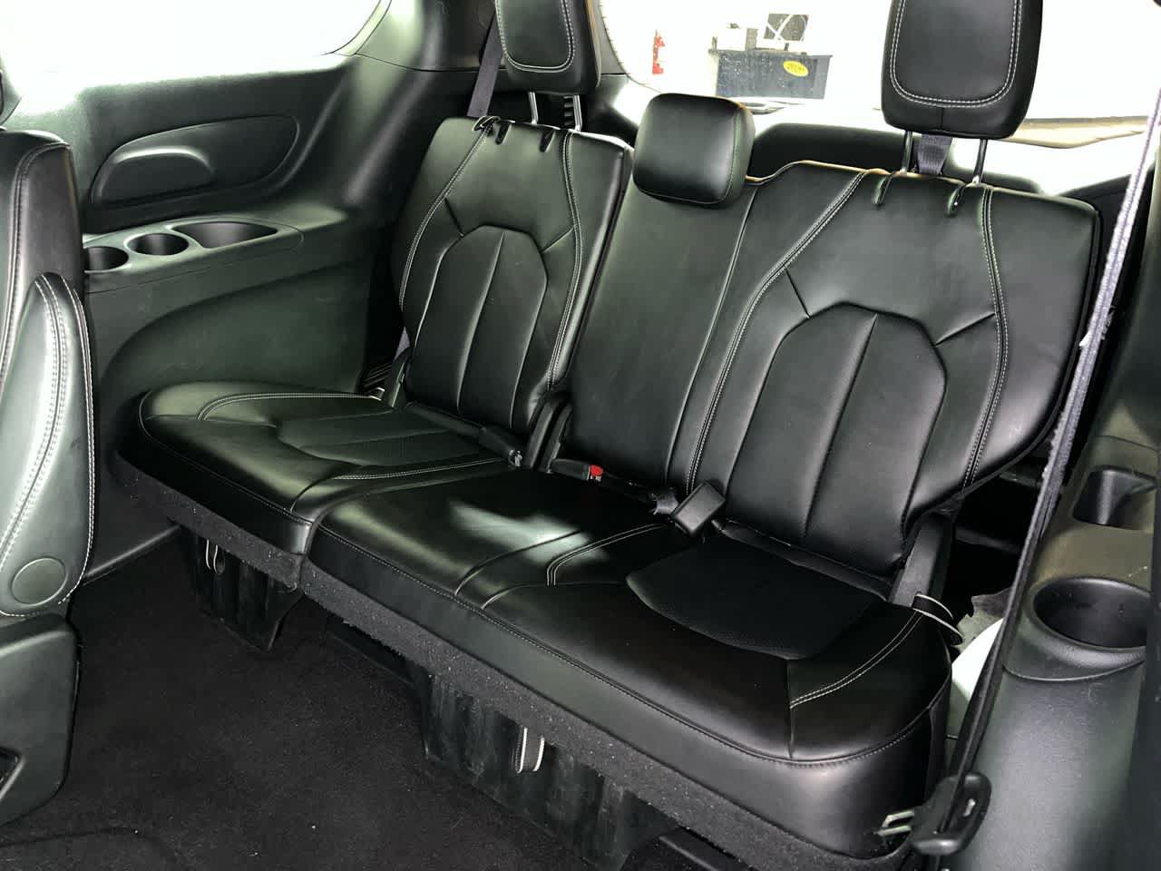 Used 2025 Chrysler Pacifica Select FWD image 25