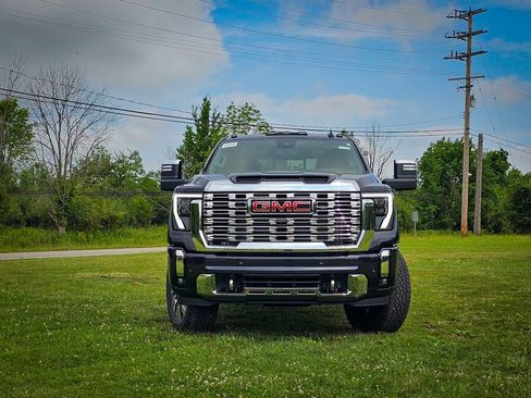 New 2026 GMC Sierra 2500 Denali w/ Denali Reserve Package AWD/4WD image 10