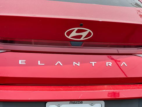 Used 2024 Hyundai Elantra SE FWD image 24