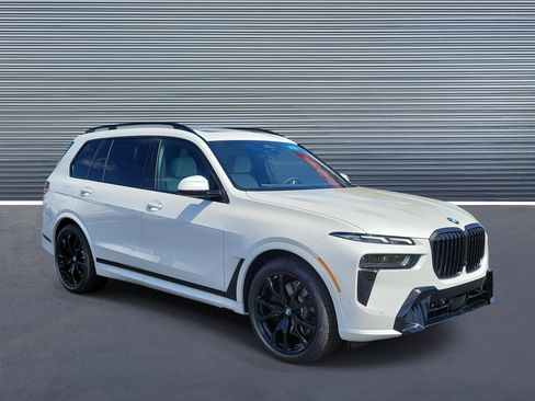 New 2027 BMW X7 xDrive40i w/ Executive Package AWD/4WD image 2