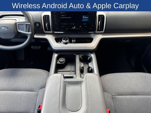 Certified 2025 Ford Expedition Active AWD/4WD image 17