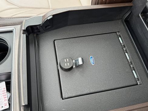 Used 2019 Ford F450 Limited image 23