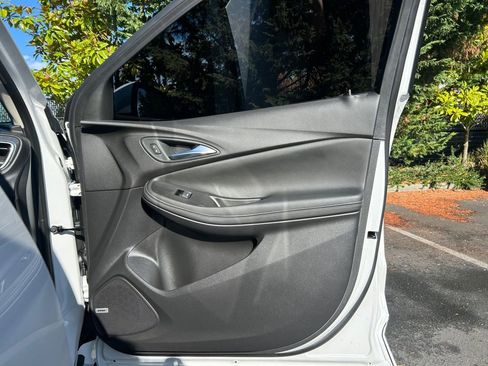 Used 2024 Buick Encore GX Avenir w/ Avenir Technology Package image 25