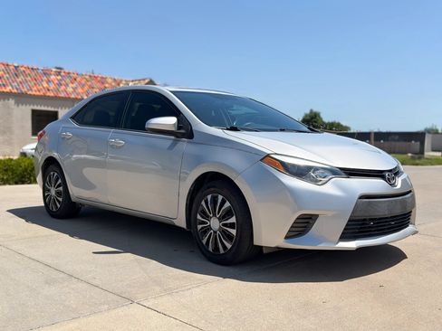Used 2016 Toyota Corolla LE FWD image 1