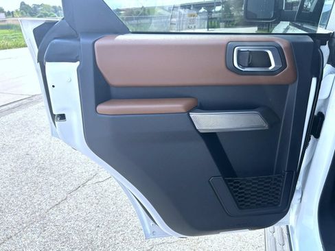 Used 2022 Ford Bronco Outer Banks AWD/4WD image 17