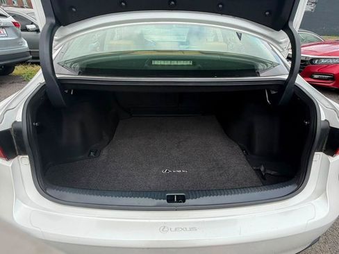 Used 2017 Lexus IS 300 AWD image 7