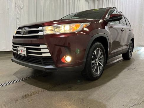 Certified 2019 Toyota Highlander XLE image 28
