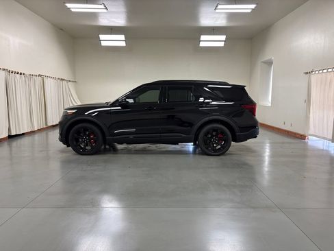 Used 2022 Ford Explorer ST w/ Equipment Group 401A AWD/4WD image 5