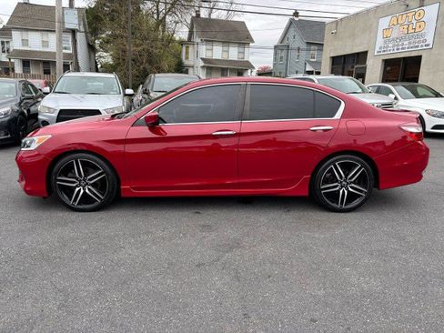 Used 2017 Honda Accord Sport image 5