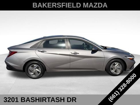 Used 2024 Hyundai Elantra SE FWD image 6