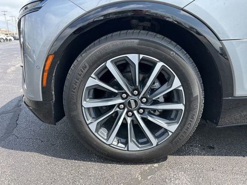 Used 2024 Cadillac Lyriq Sport image 12