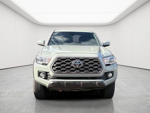 Used 2022 Toyota Tacoma TRD Off-Road AWD/4WD image 2