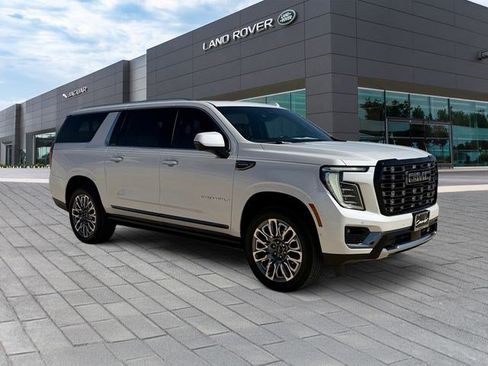 Used 2025 GMC Yukon XL Denali Ultimate w/ LPO, Floor Liner Package AWD/4WD image 7