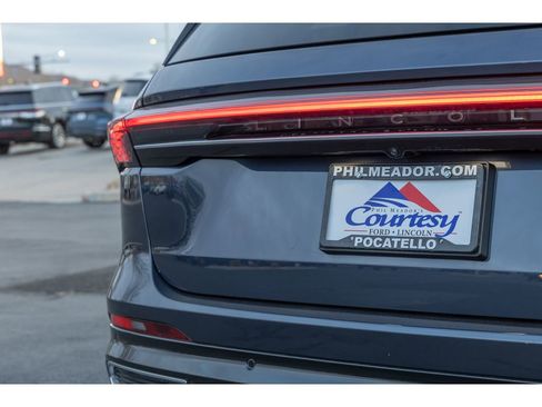 Used 2024 Lincoln Nautilus Reserve image 28