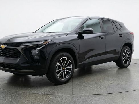 Used 2025 Chevrolet TrailBlazer LT w/ Driver Confidence Package image 2